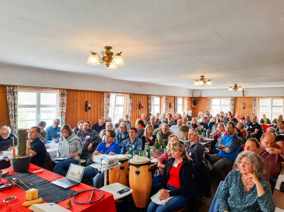 Vortragsrunde im Saal des Gasthaus Adler